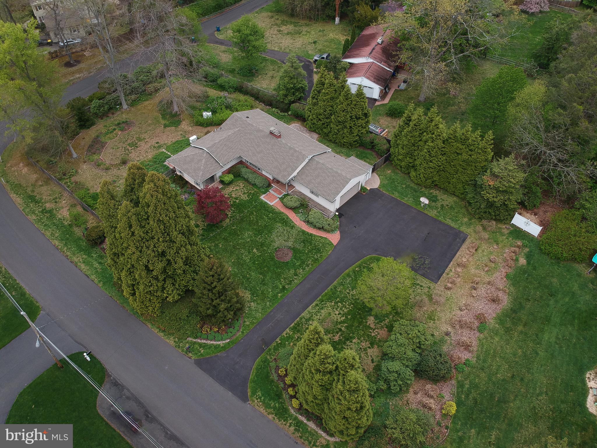 PEBBLE HILL - Residential