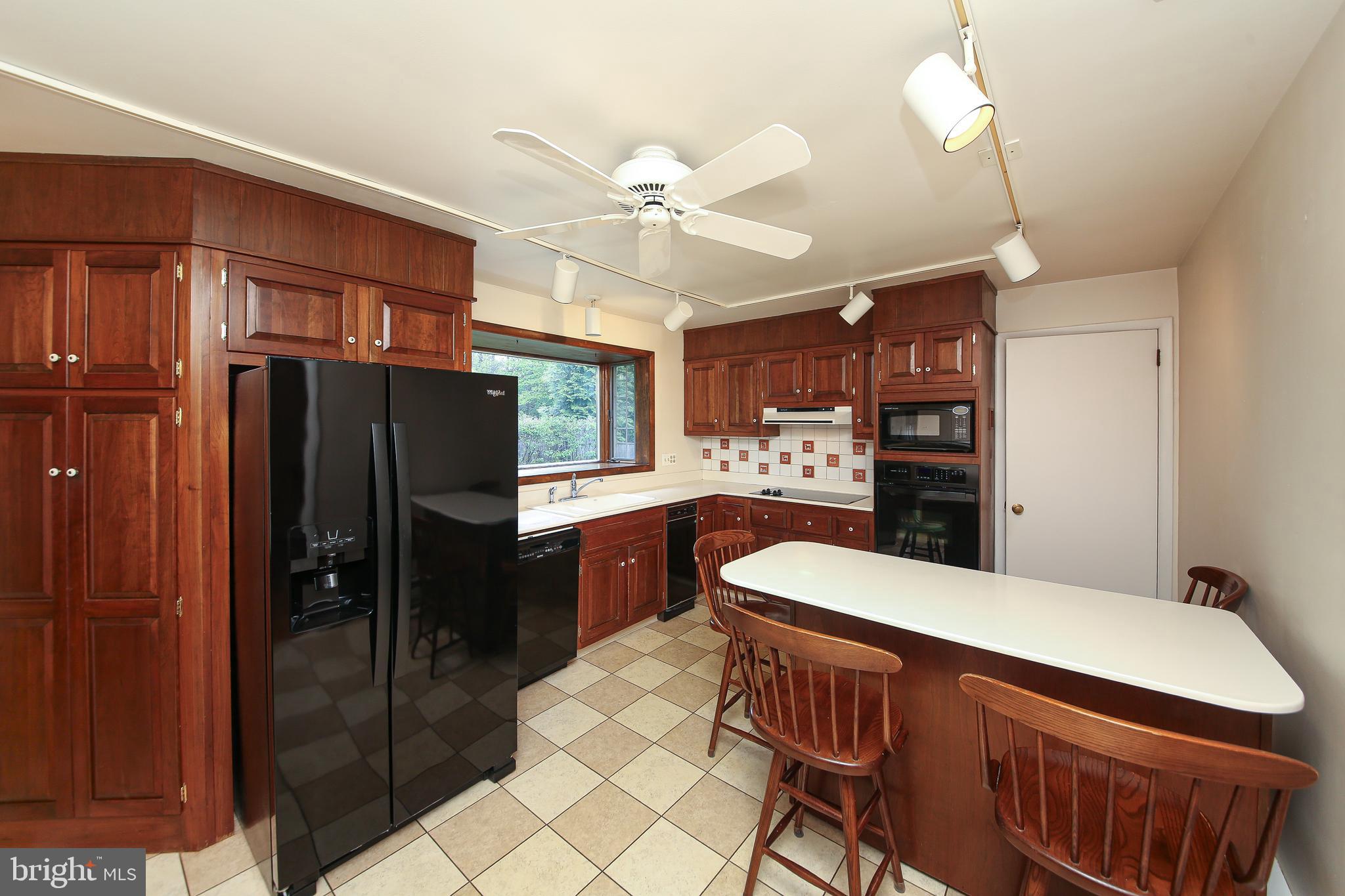 PEBBLE HILL - Residential