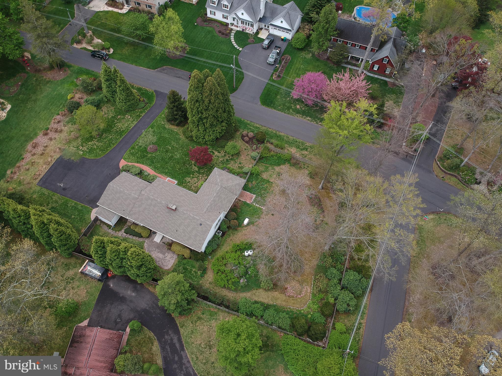 PEBBLE HILL - Residential