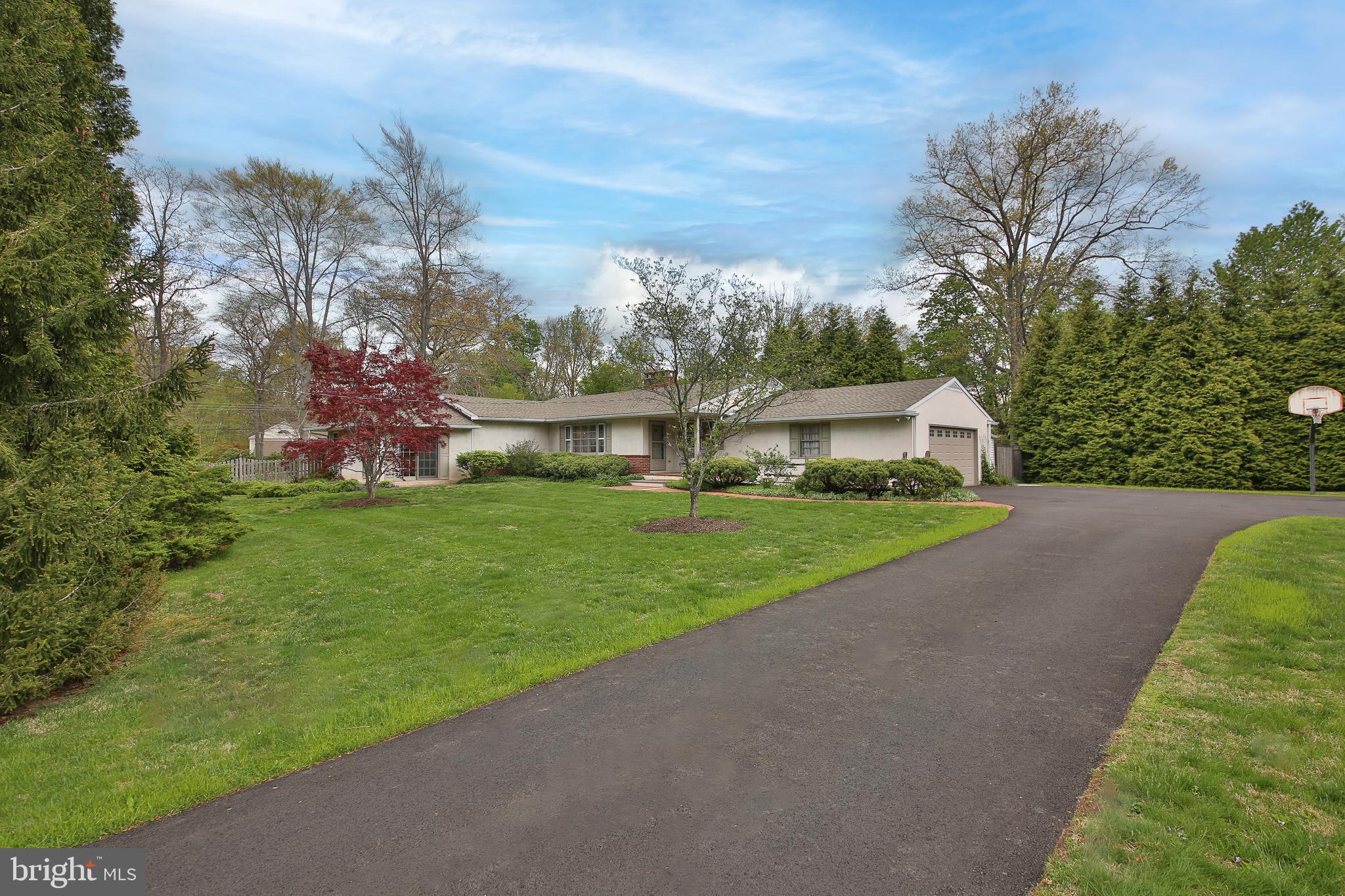 PEBBLE HILL - Residential