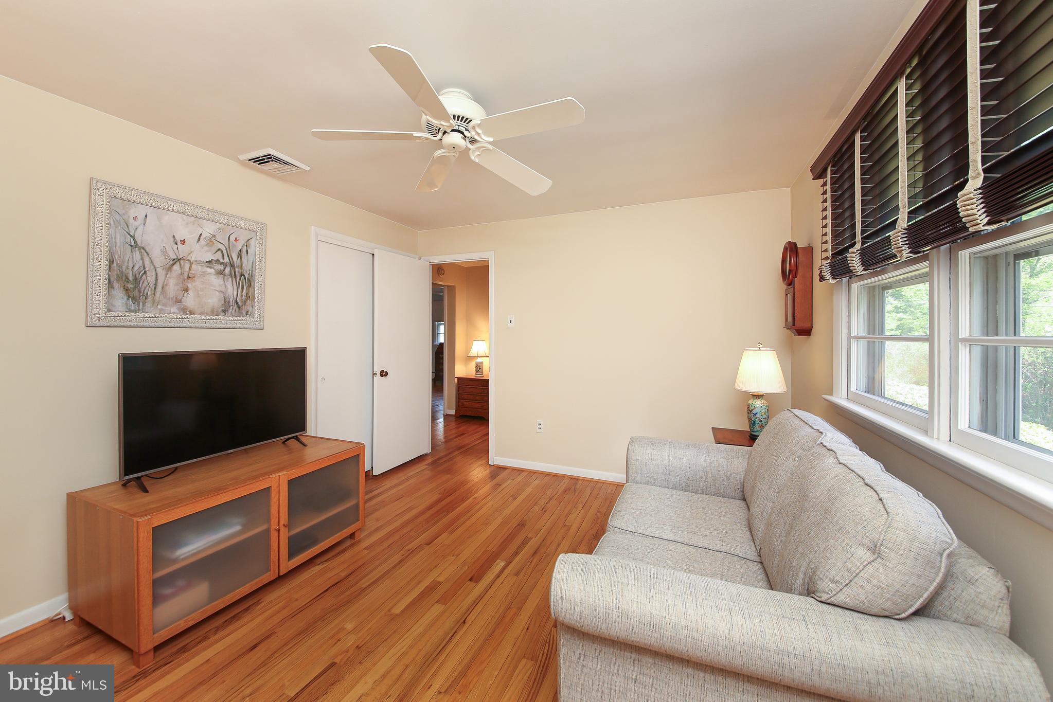 PEBBLE HILL - Residential