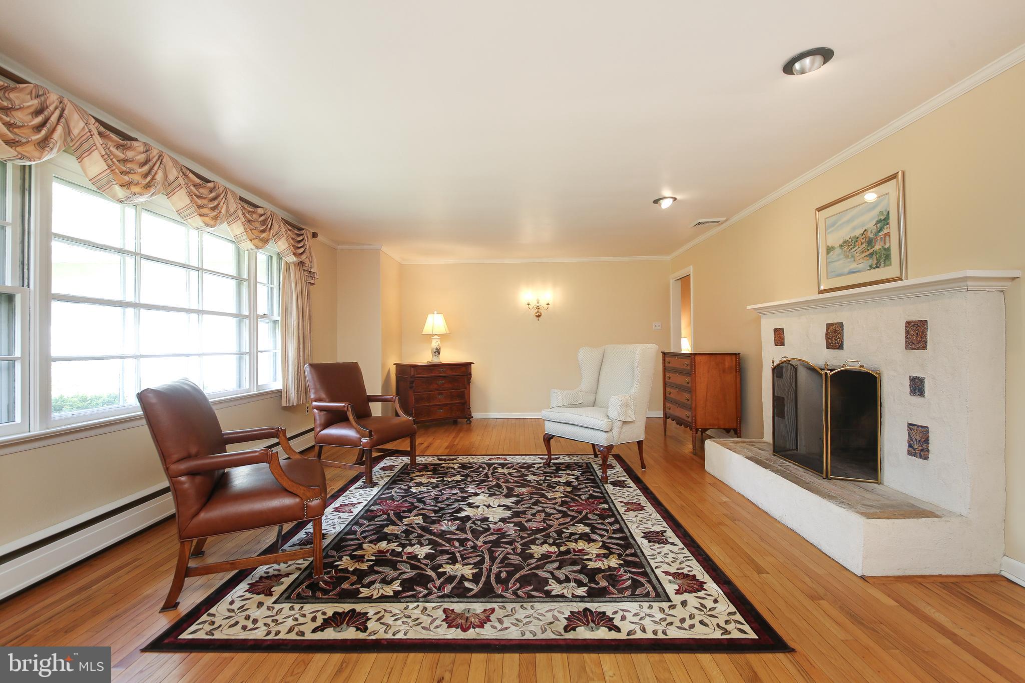 PEBBLE HILL - Residential