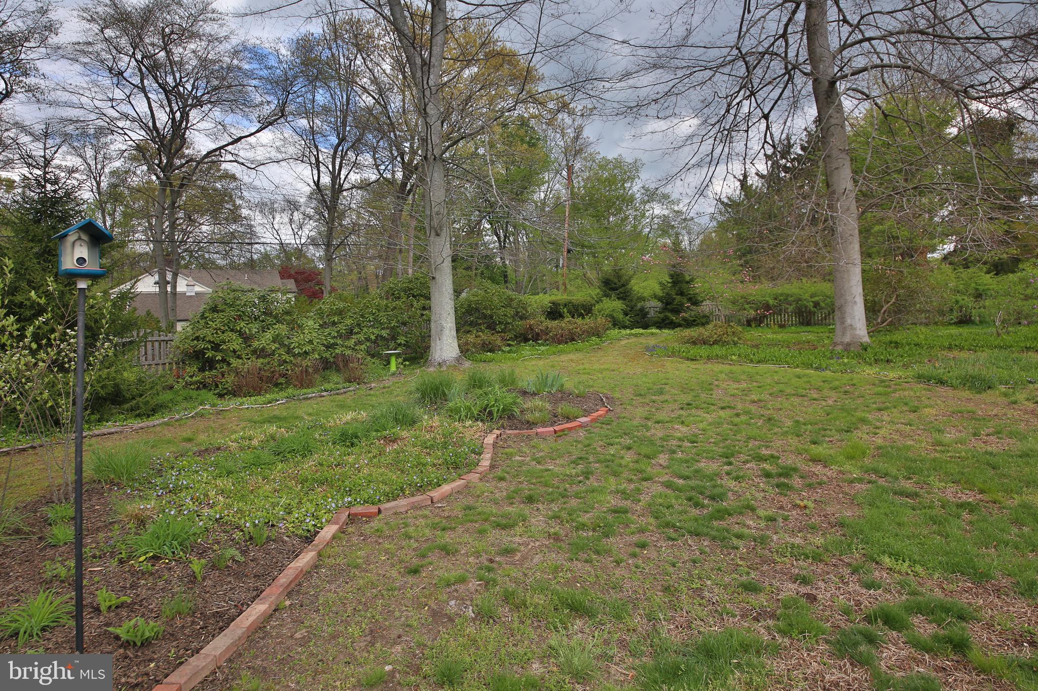 PEBBLE HILL - Residential