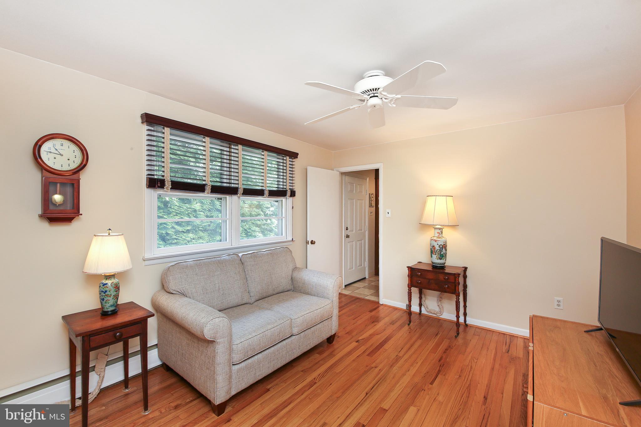 PEBBLE HILL - Residential