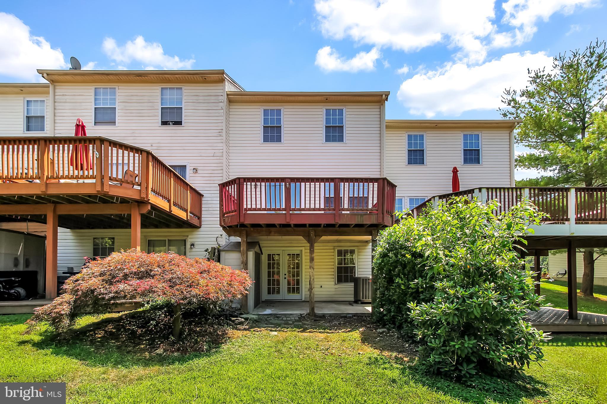 CONSTANT FRIENDSHIP - Residential