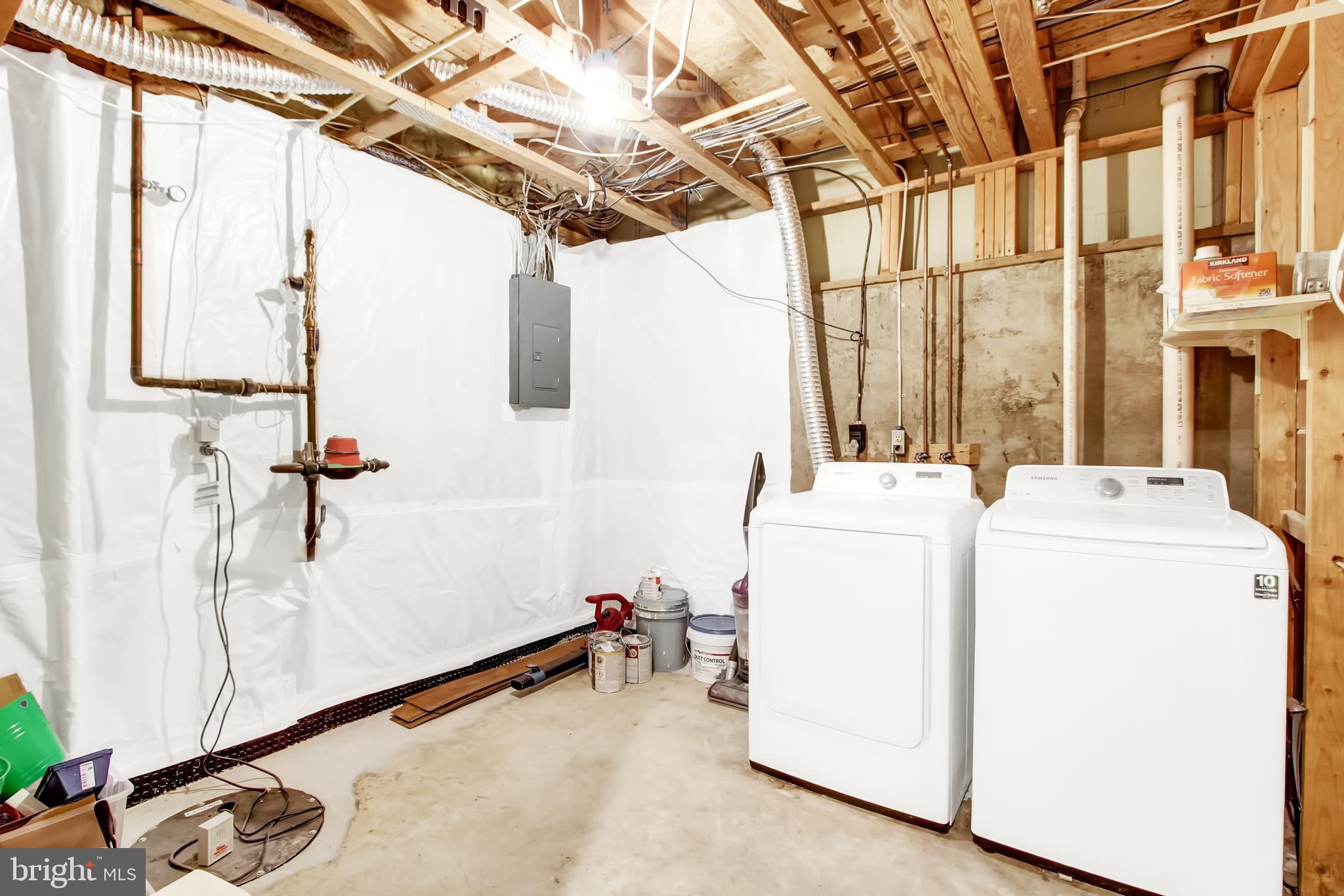 CONSTANT FRIENDSHIP - Residential