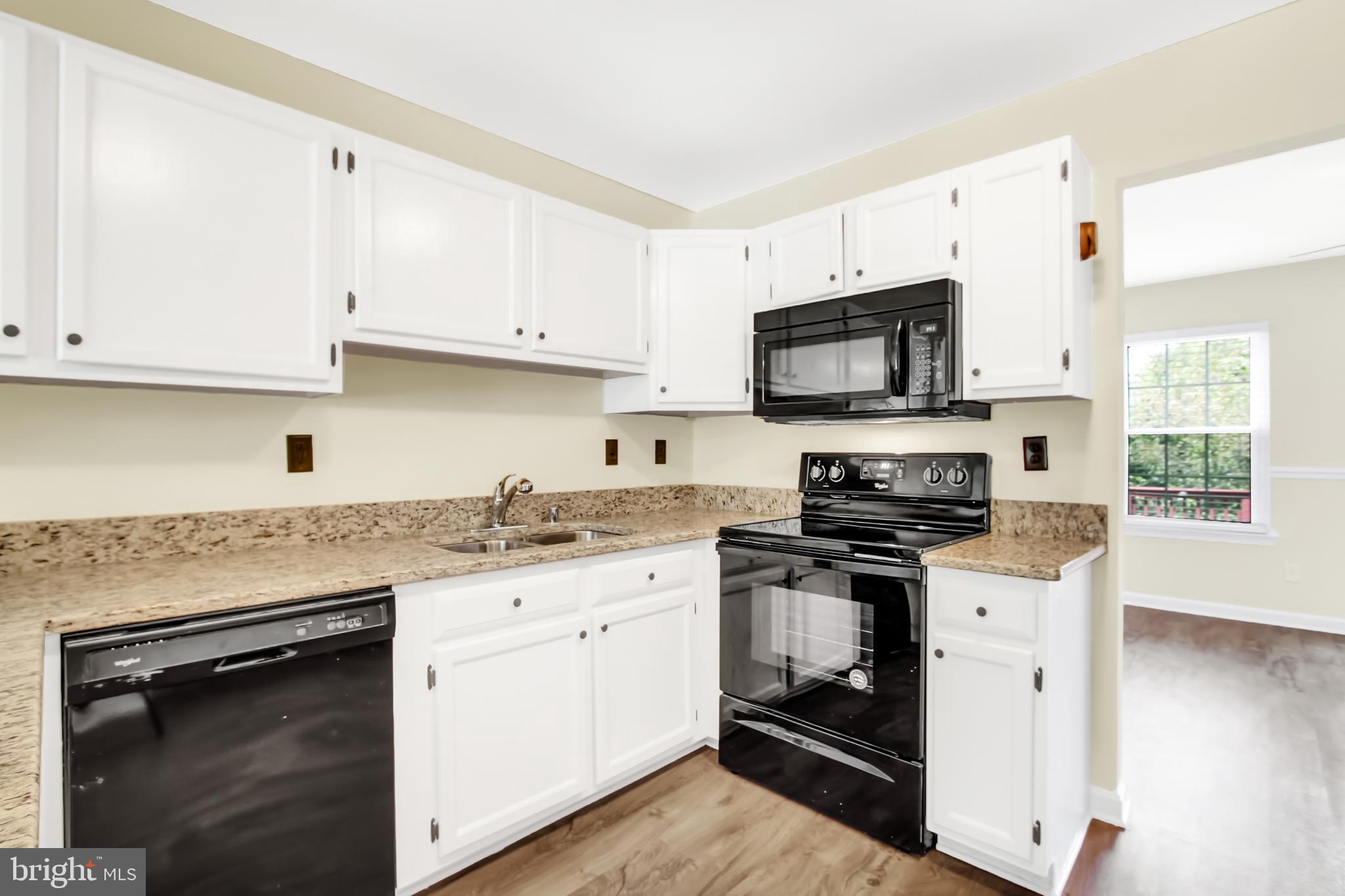 CONSTANT FRIENDSHIP - Residential