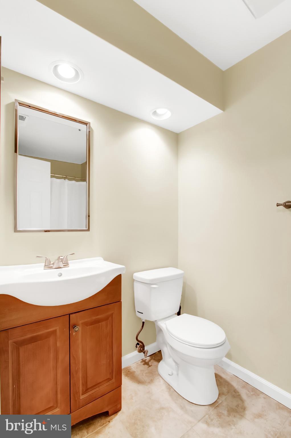 CONSTANT FRIENDSHIP - Residential