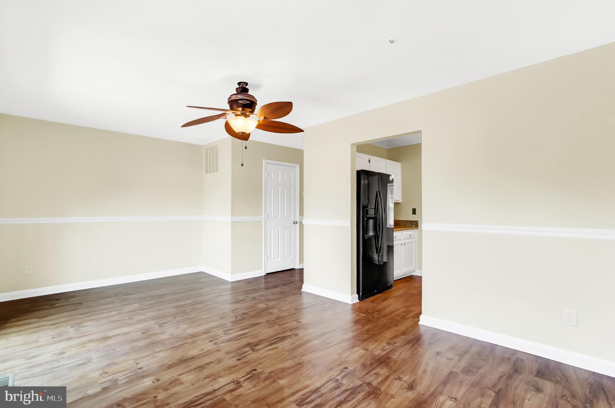 CONSTANT FRIENDSHIP - Residential