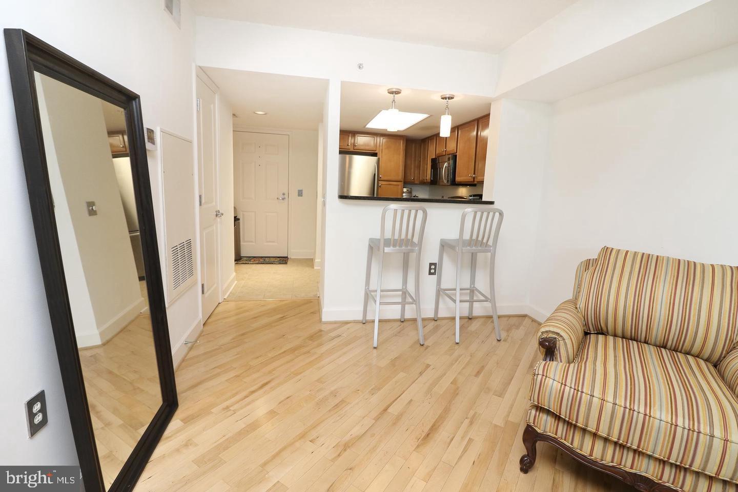 CARLTON HOUSE - Residential Lease