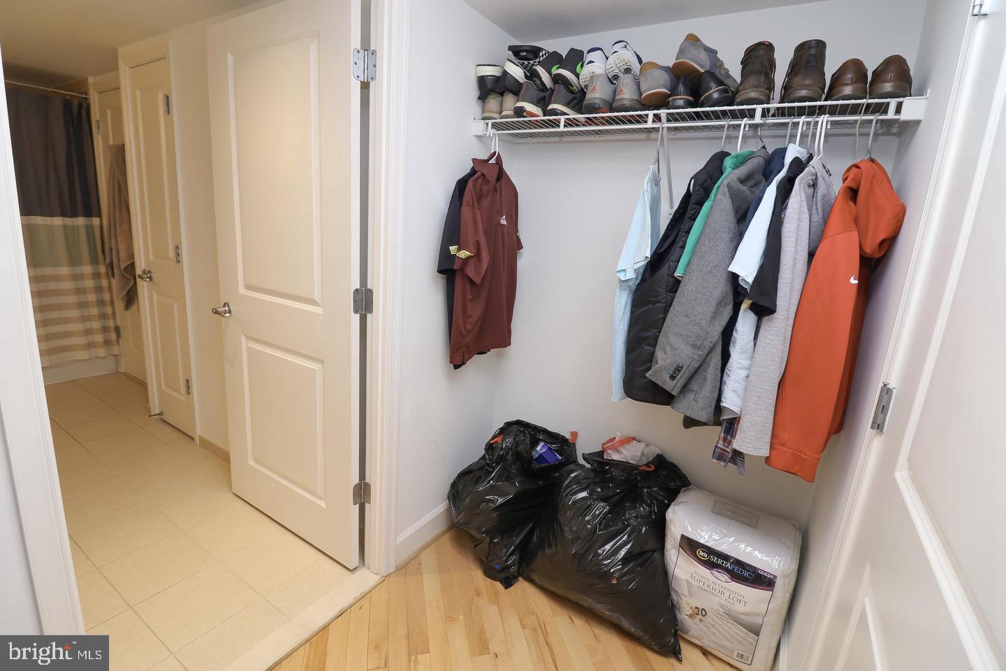 CARLTON HOUSE - Residential Lease