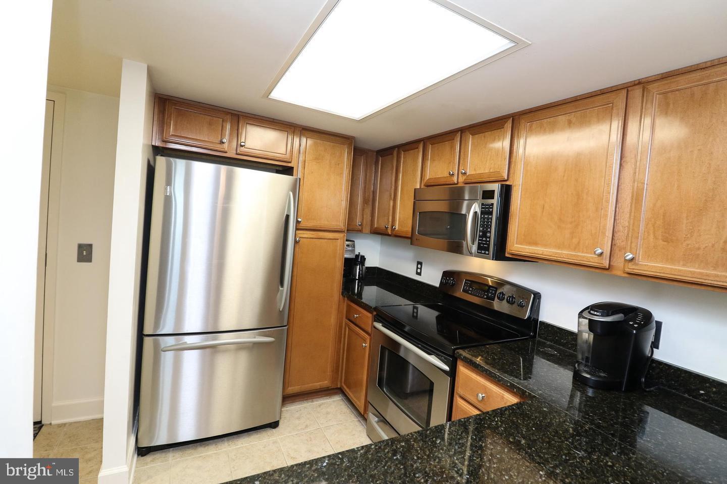 CARLTON HOUSE - Residential Lease