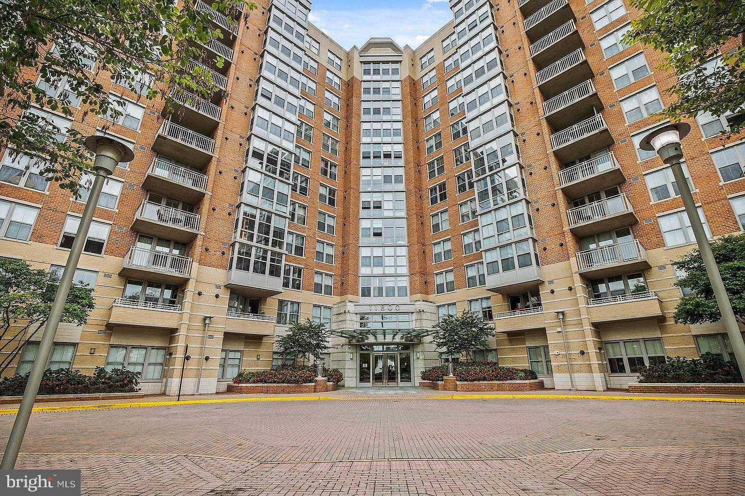 CARLTON HOUSE - Residential Lease