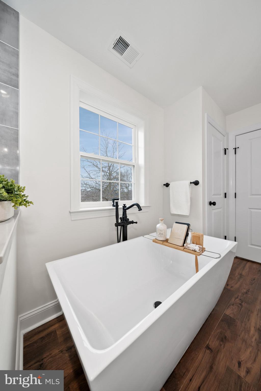 GRANDE VIEW FARMS - Residential