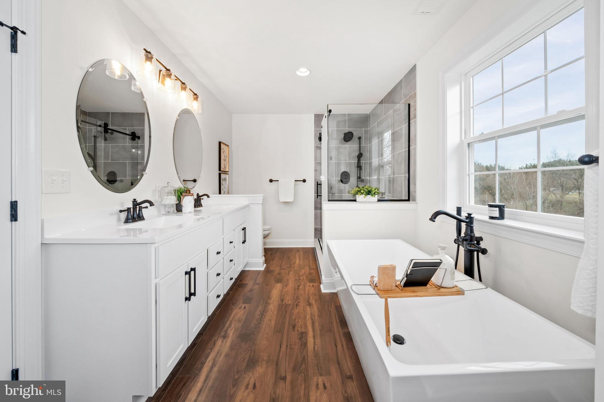 GRANDE VIEW FARMS - Residential