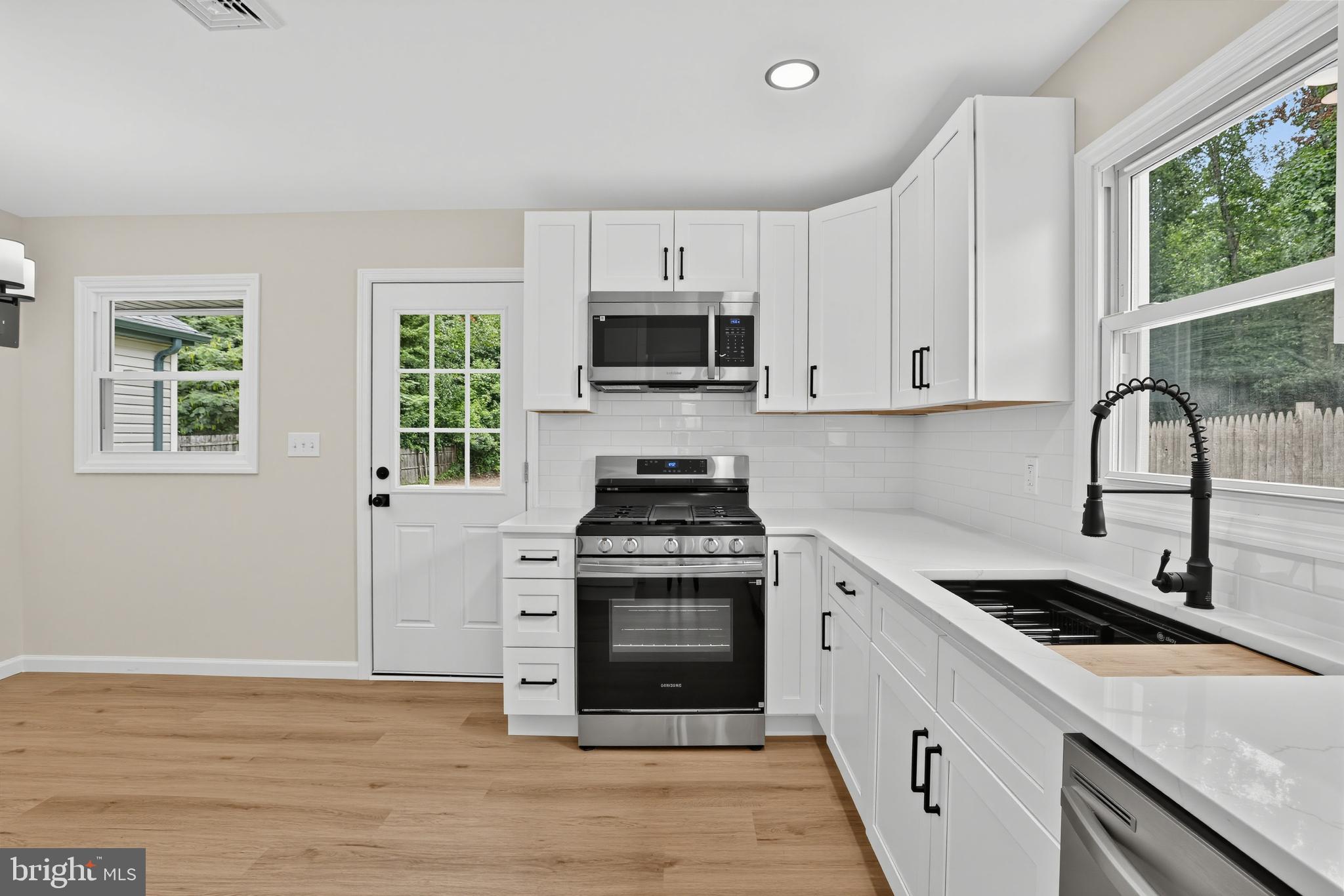 148 S DENNIS DRIVE