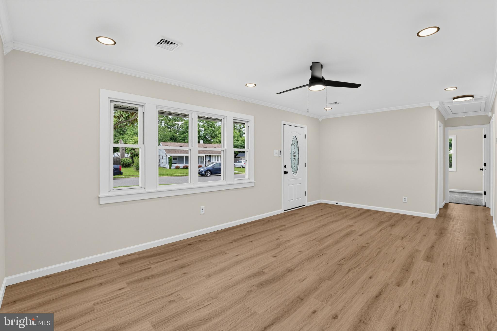 148 S DENNIS DRIVE