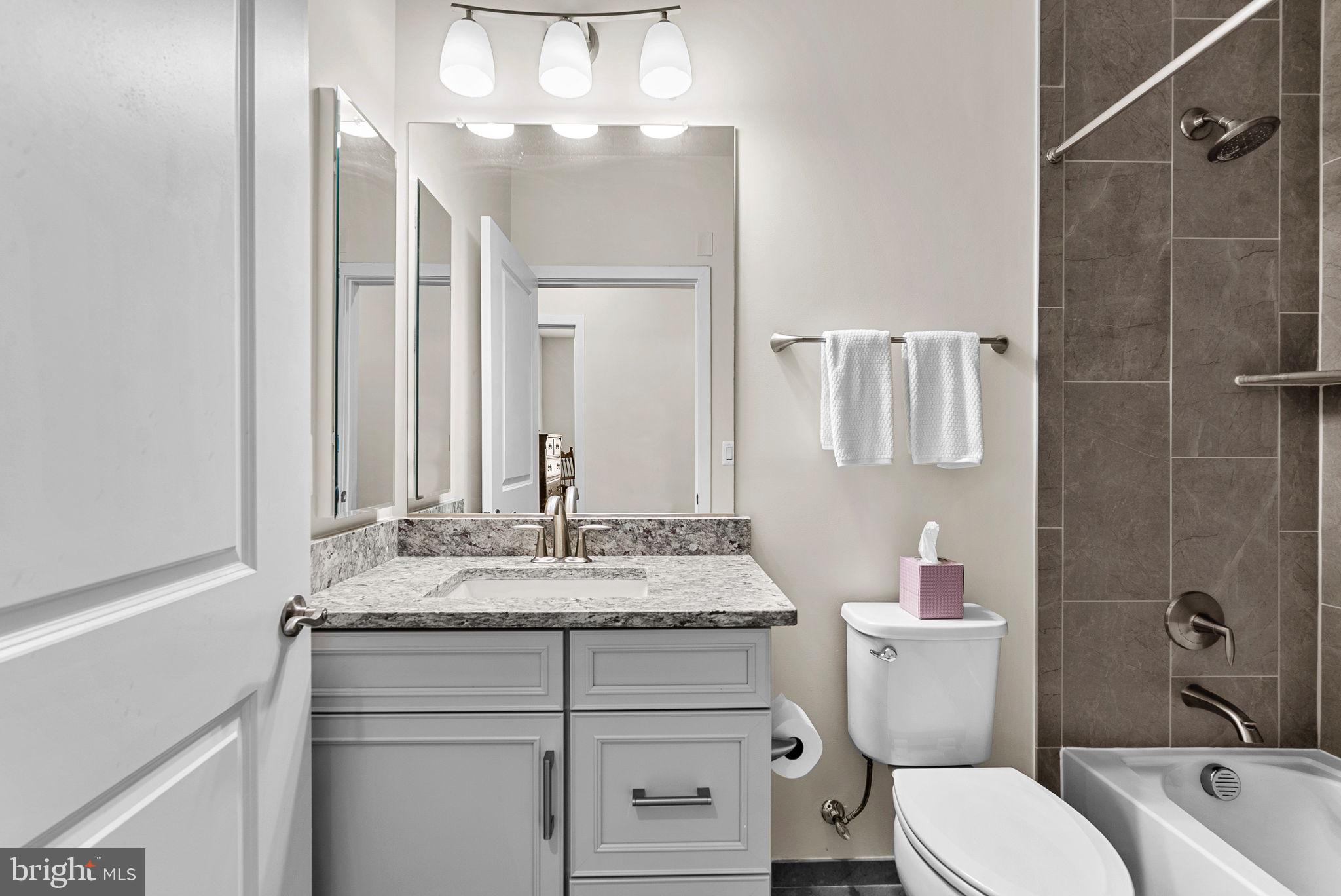 SIGNATURE AT BROADLANDS - Residential