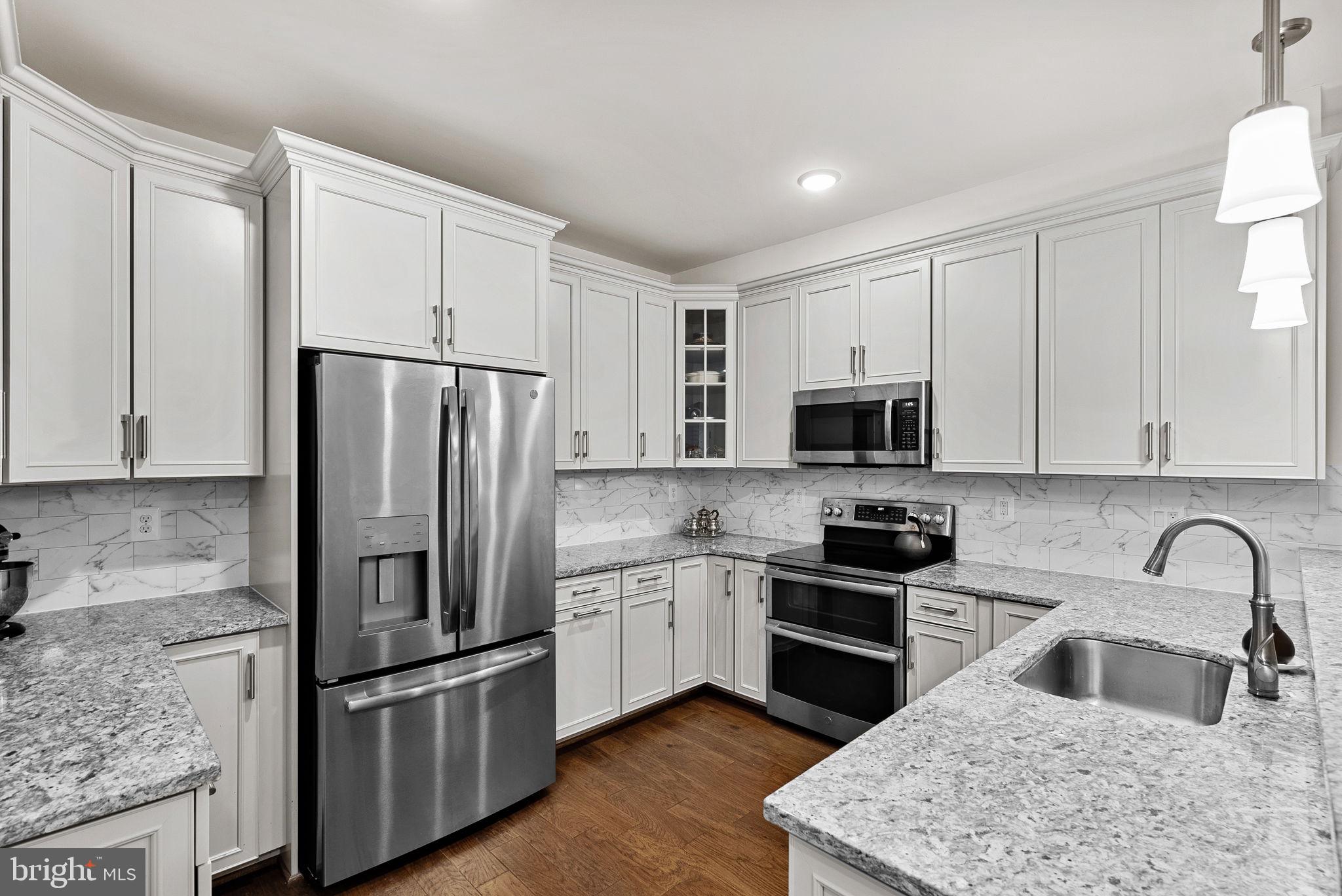 SIGNATURE AT BROADLANDS - Residential