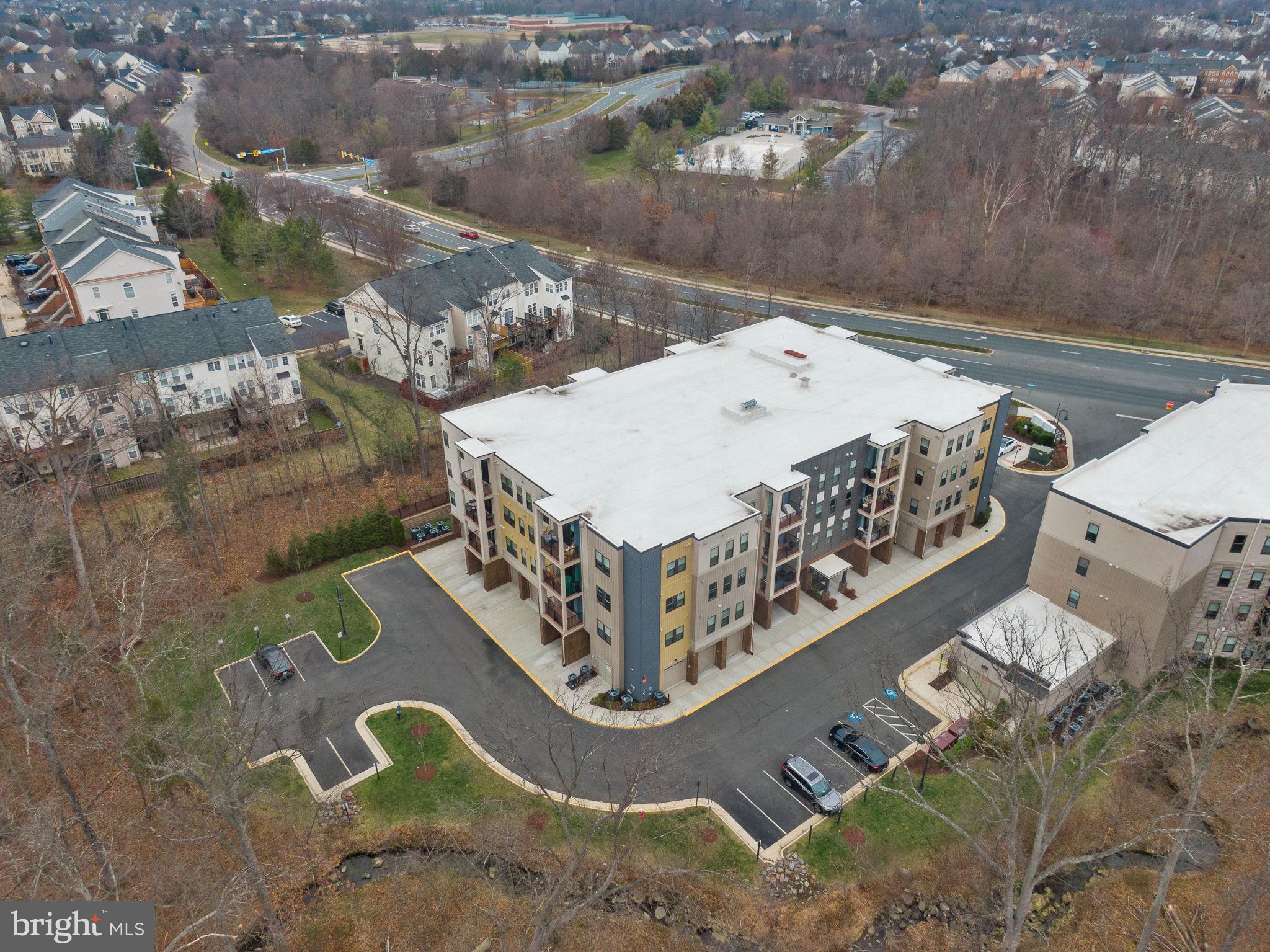 SIGNATURE AT BROADLANDS - Residential