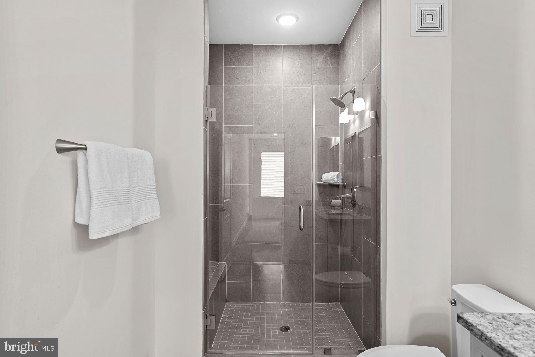 SIGNATURE AT BROADLANDS - Residential