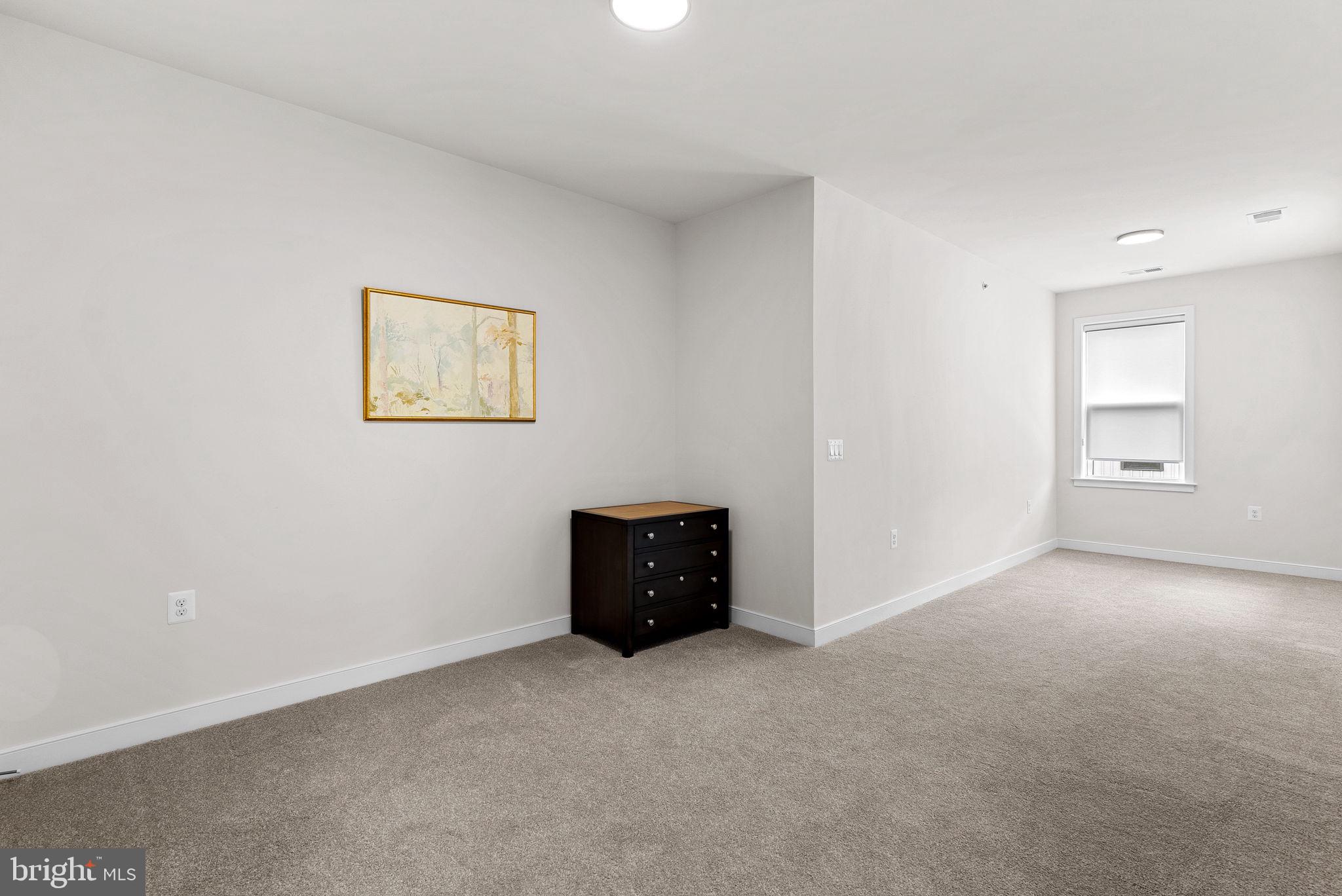 SIGNATURE AT BROADLANDS - Residential