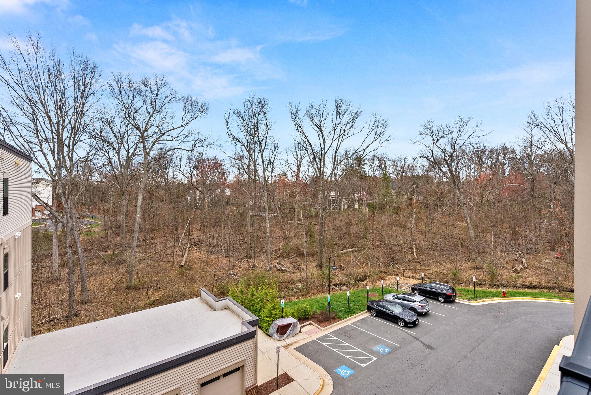 SIGNATURE AT BROADLANDS - Residential