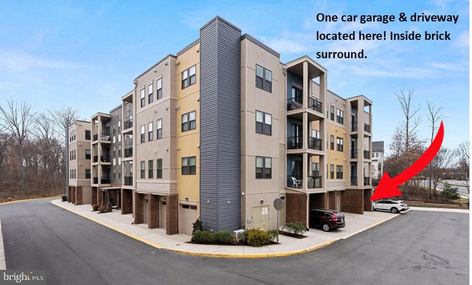 SIGNATURE AT BROADLANDS - Residential