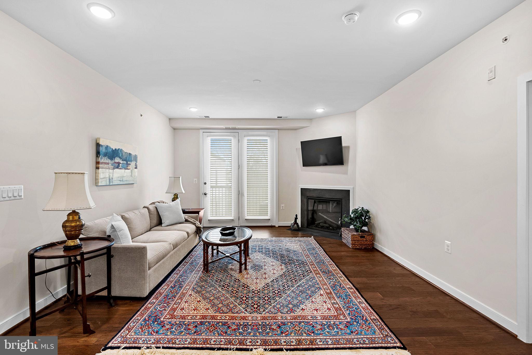 SIGNATURE AT BROADLANDS - Residential