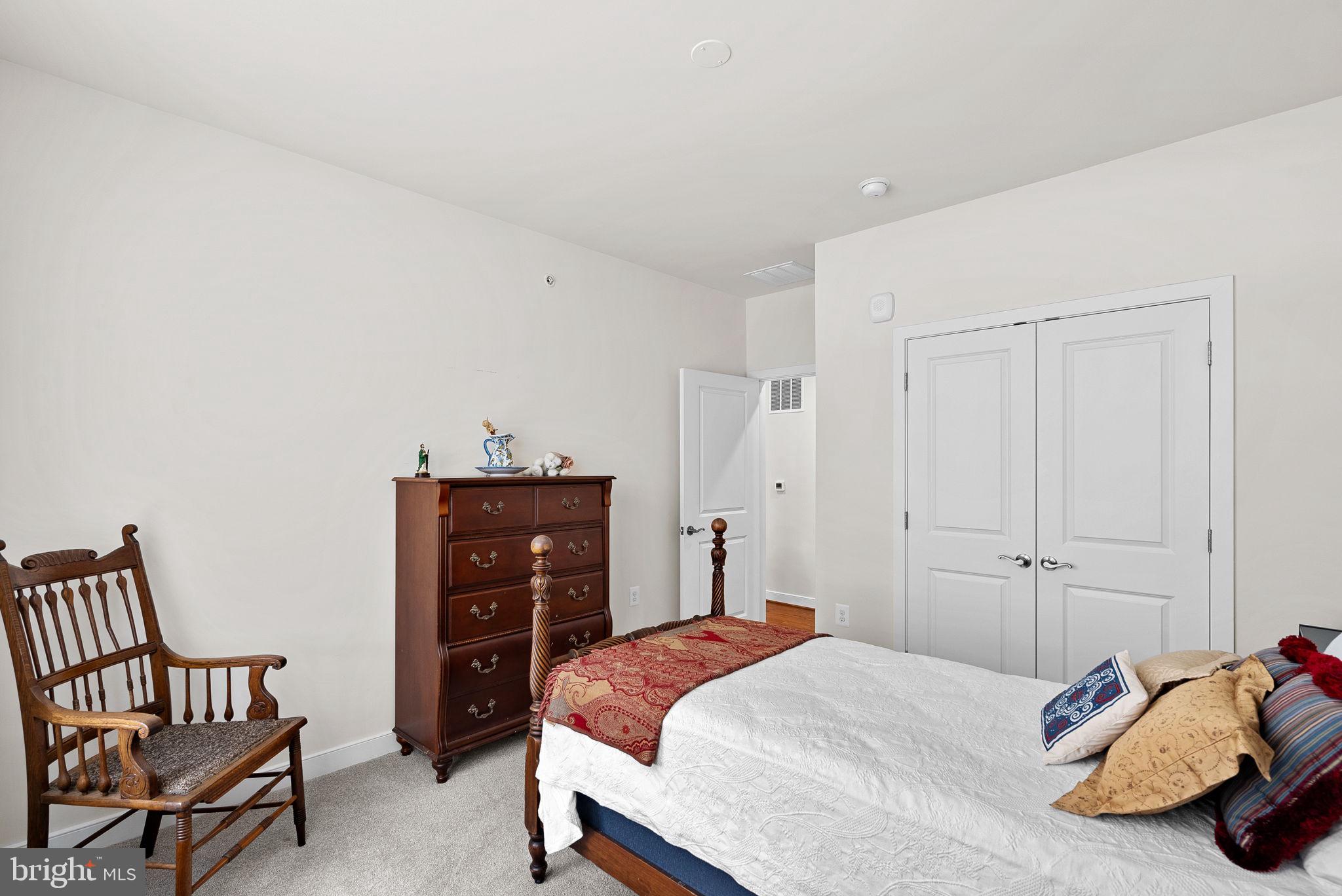 SIGNATURE AT BROADLANDS - Residential