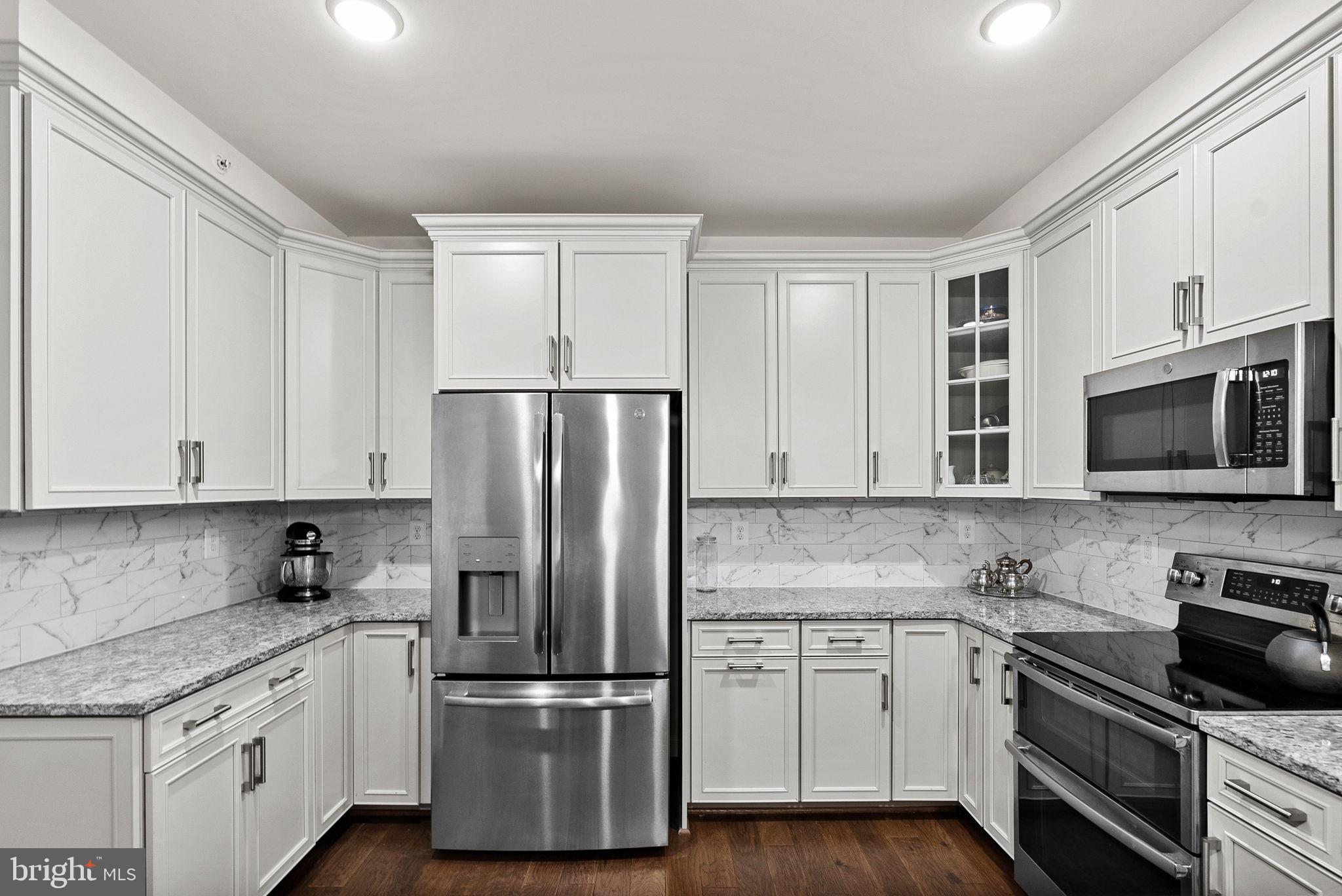 SIGNATURE AT BROADLANDS - Residential