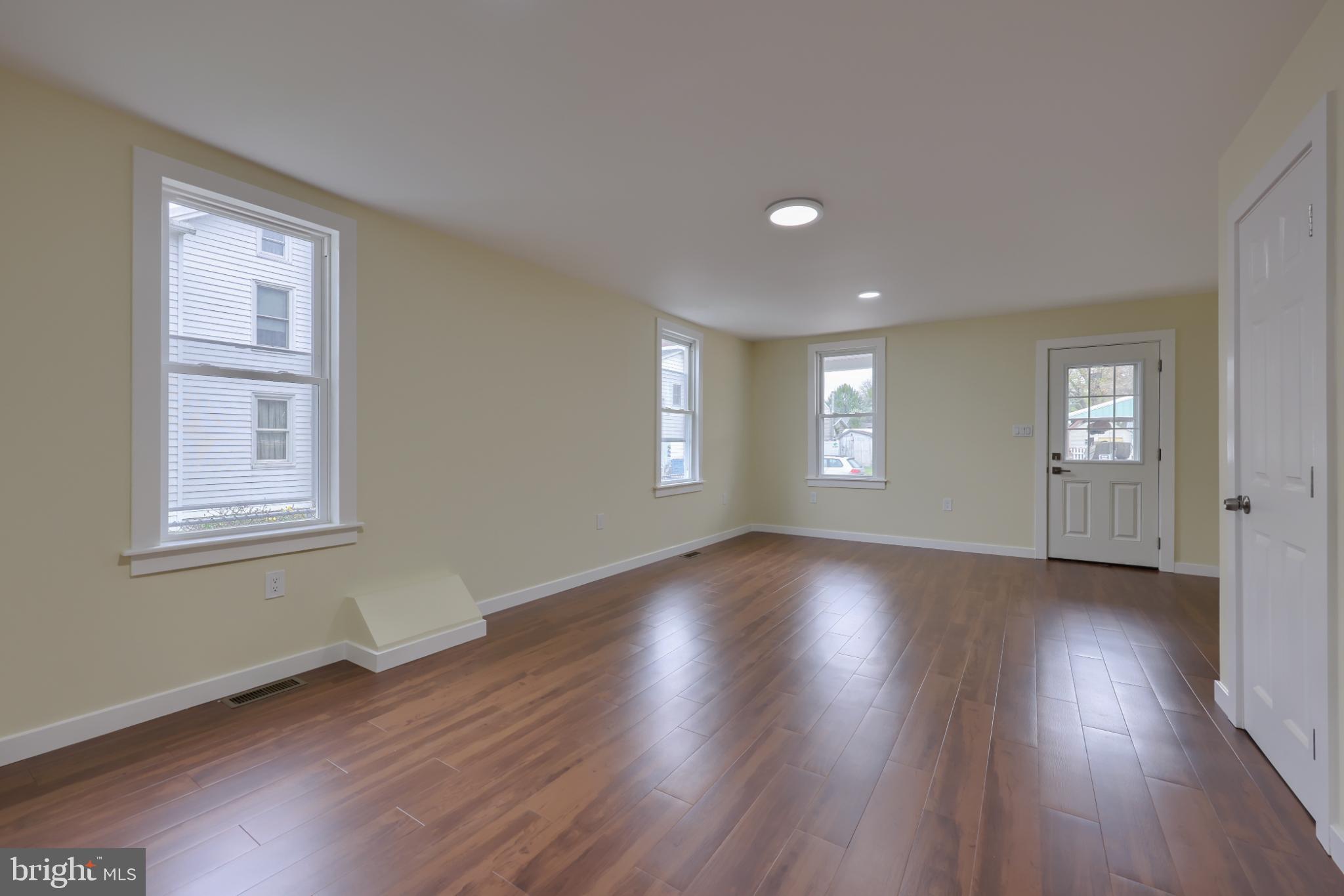 ROYALTON - Residential