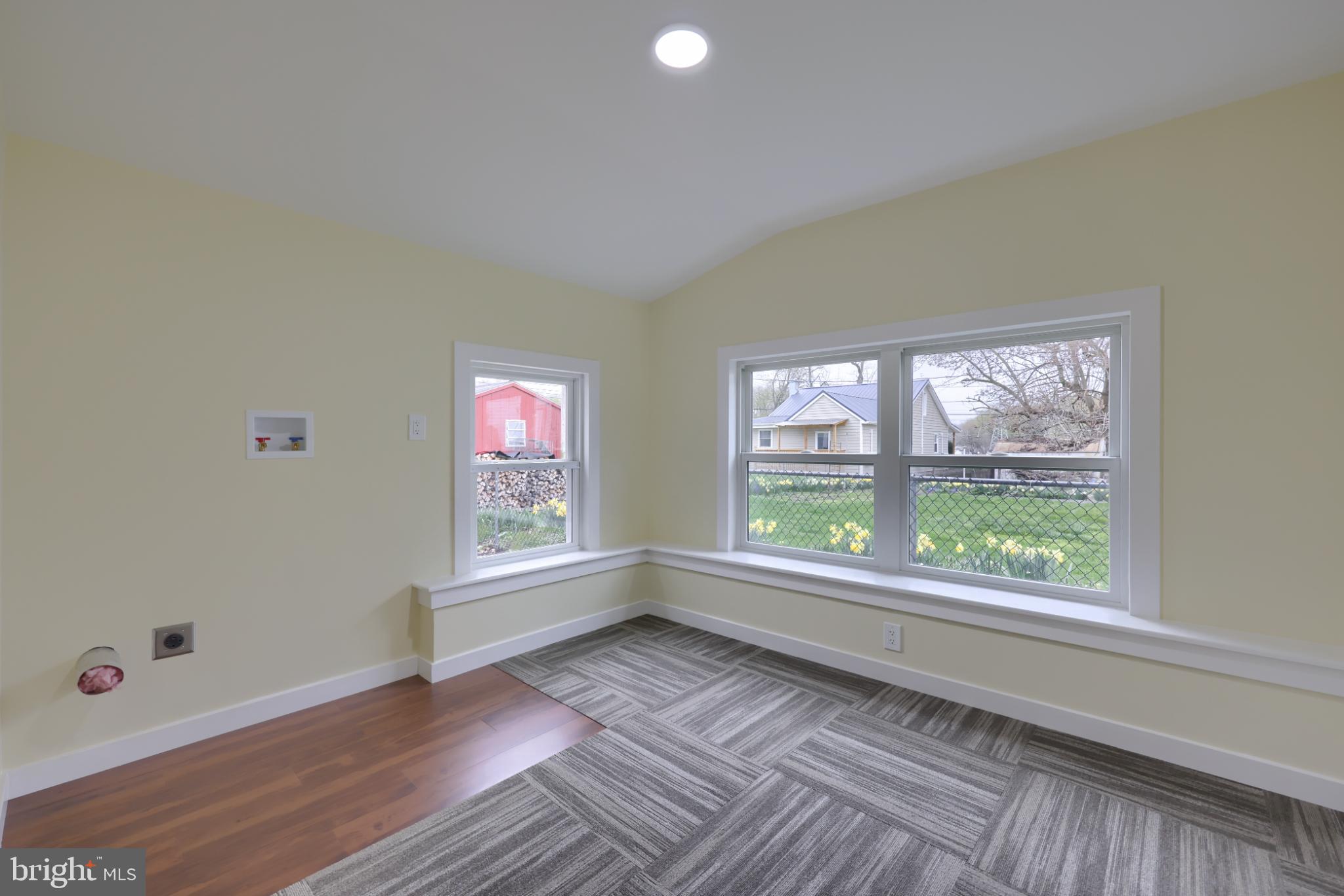 ROYALTON - Residential