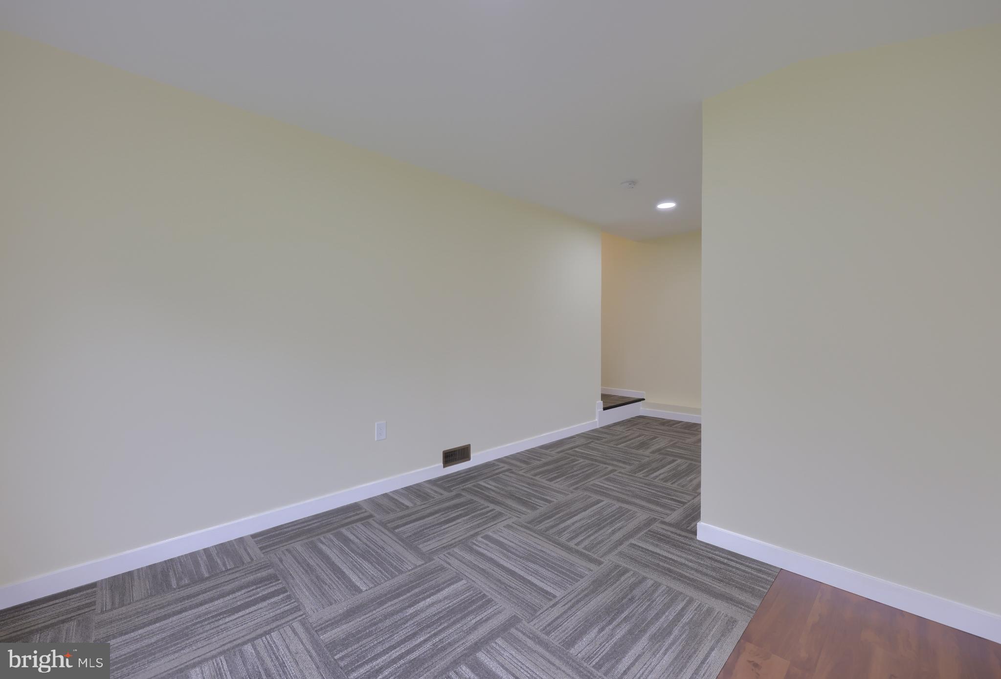 ROYALTON - Residential