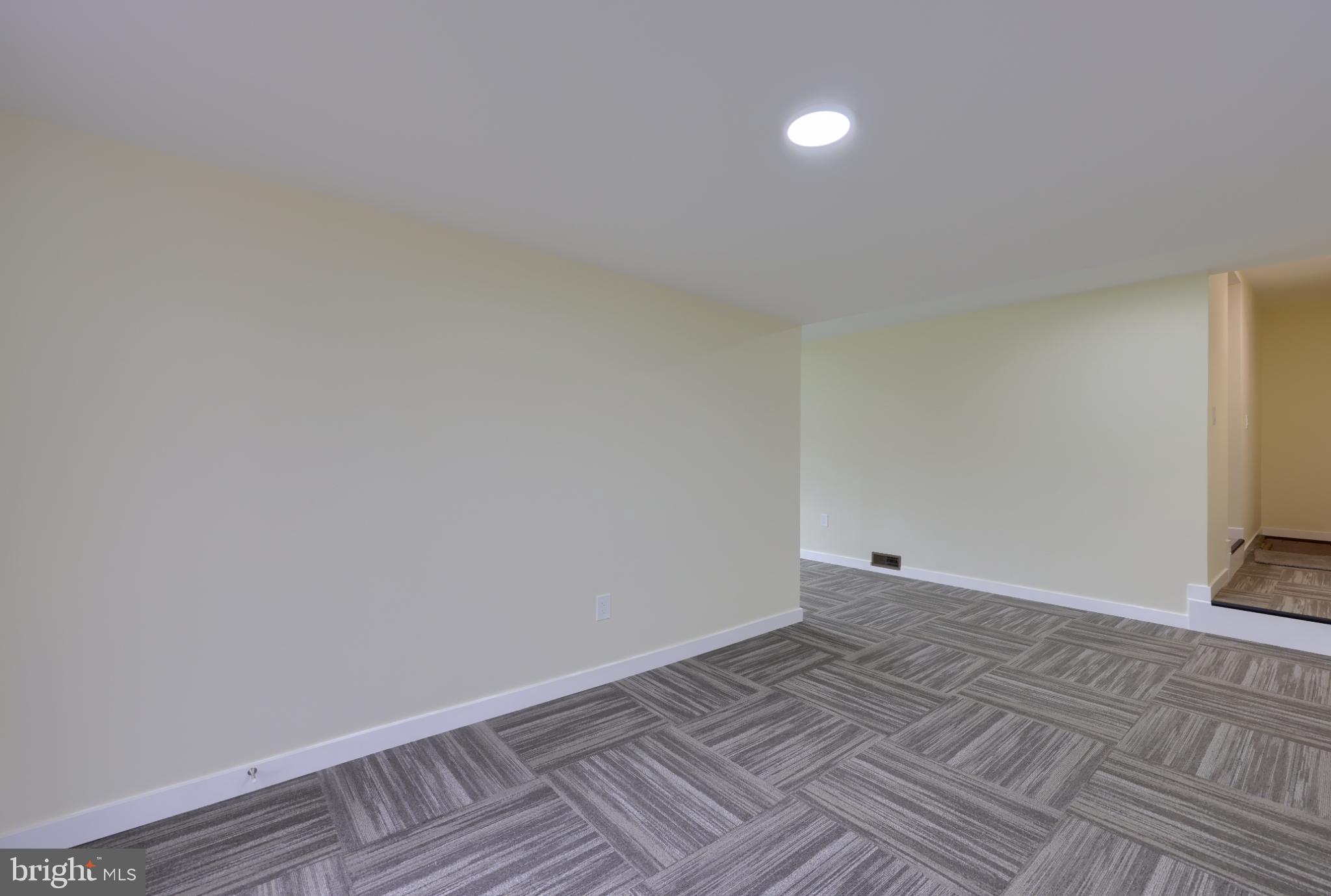 ROYALTON - Residential