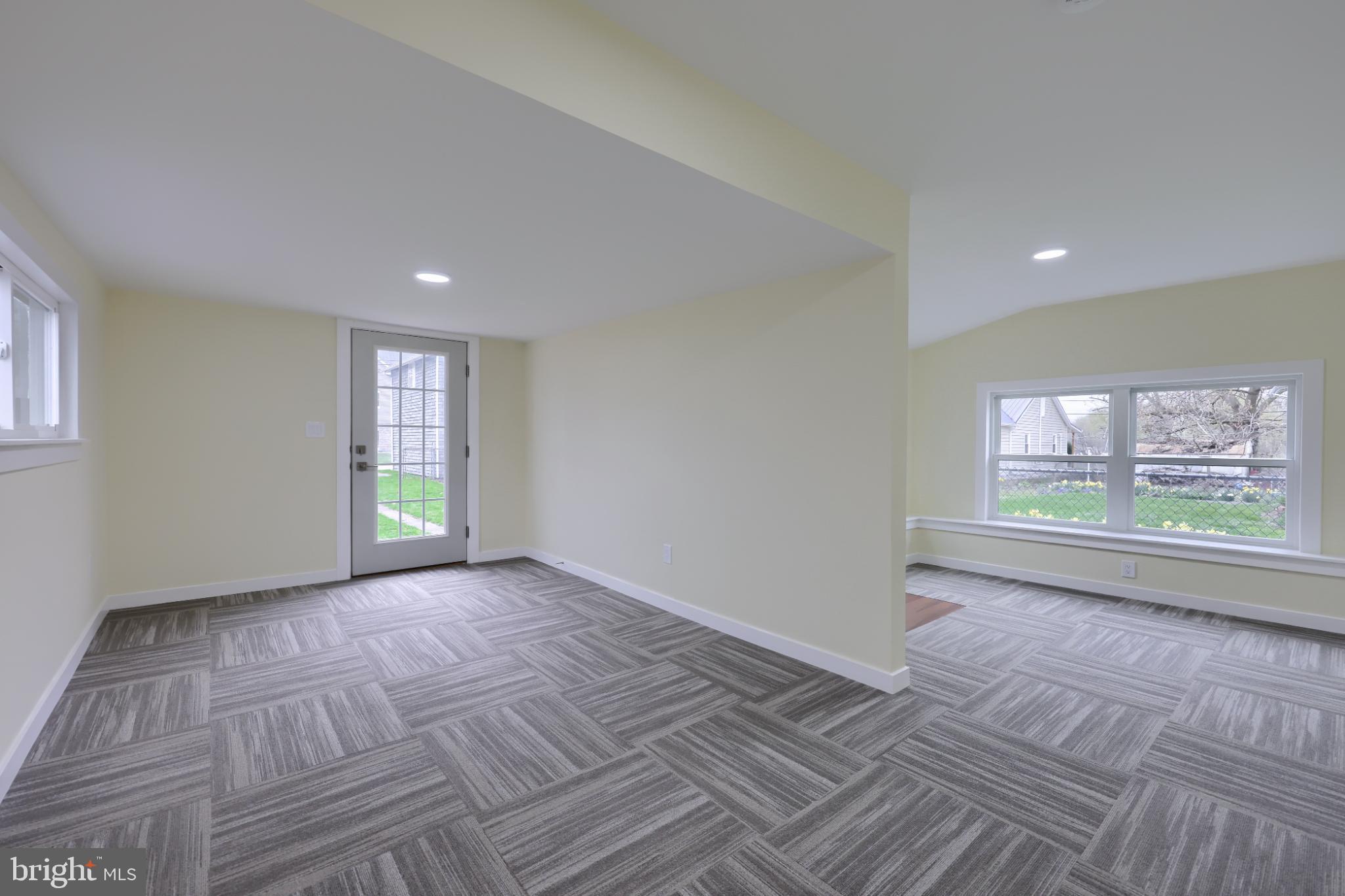 ROYALTON - Residential