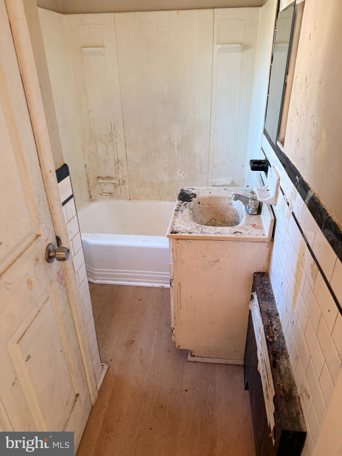 RADNOR WINSTON - Residential