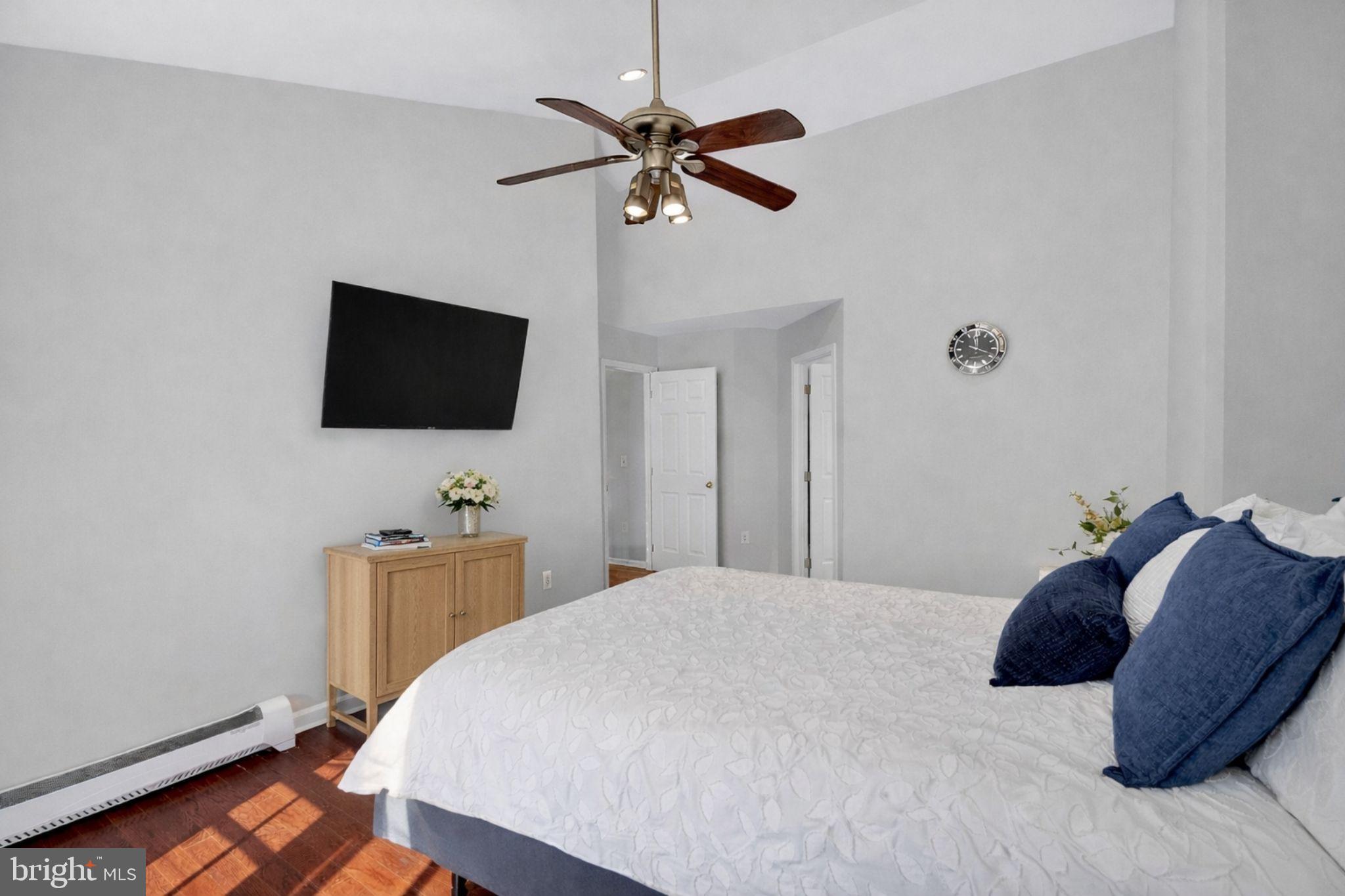 COLLINGTON STATION - Residential