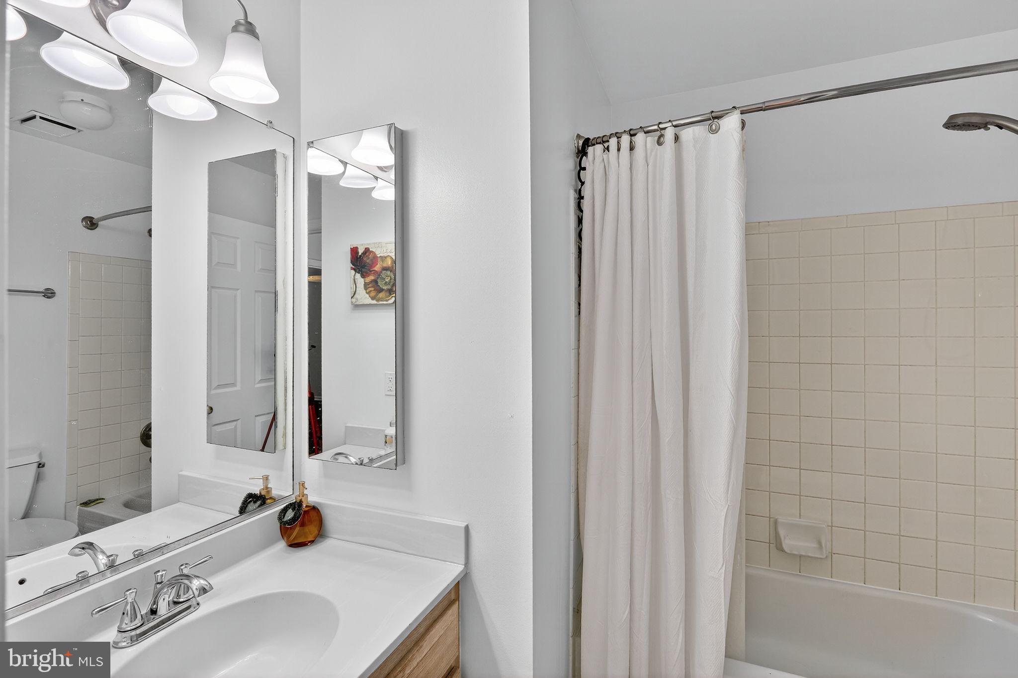 COLLINGTON STATION - Residential