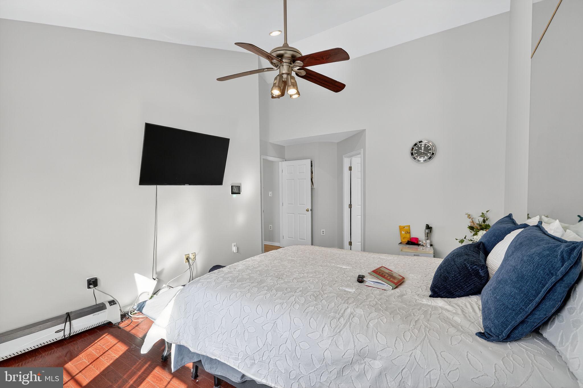 COLLINGTON STATION - Residential