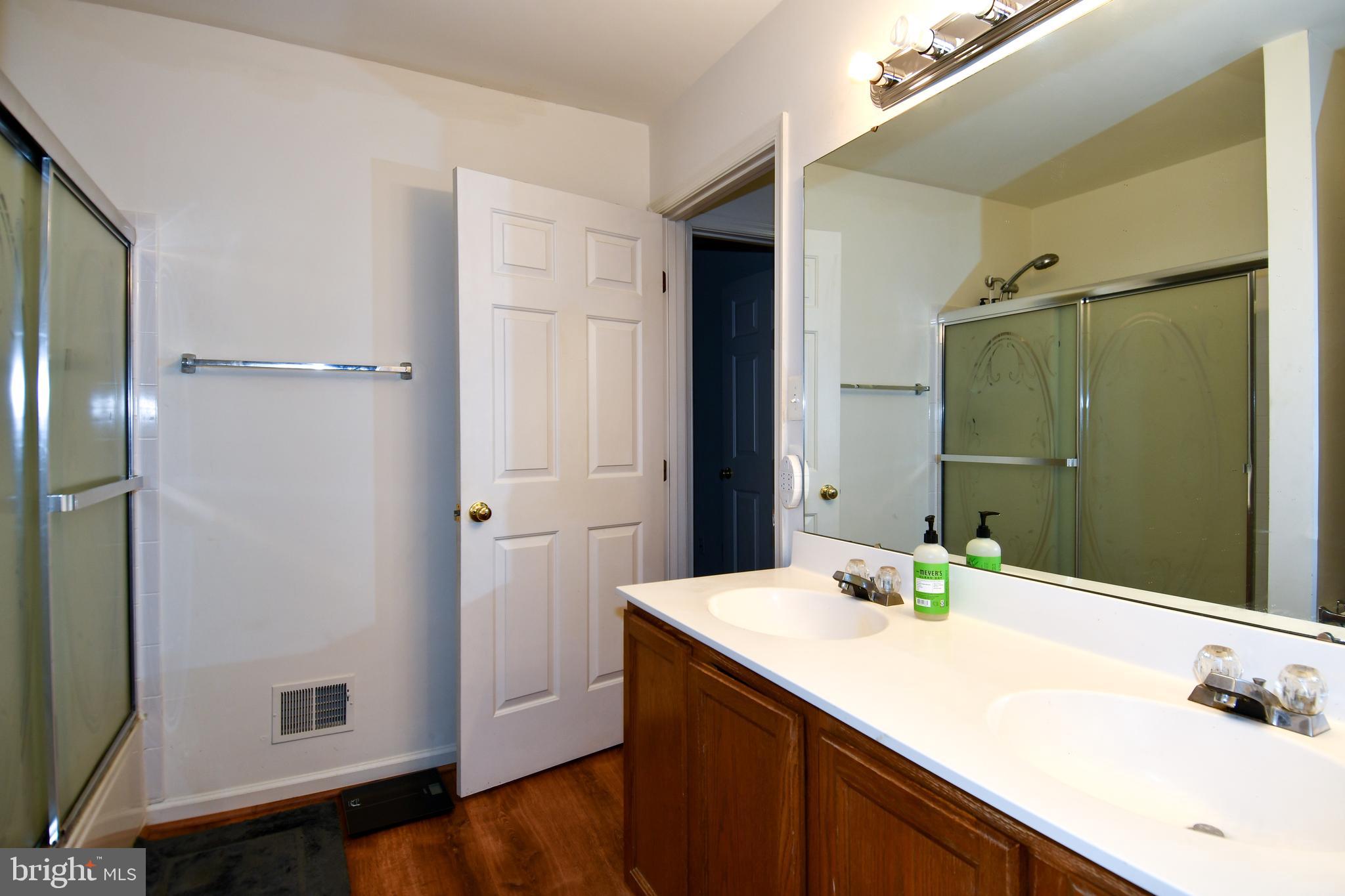 JAPONICA - Residential Lease