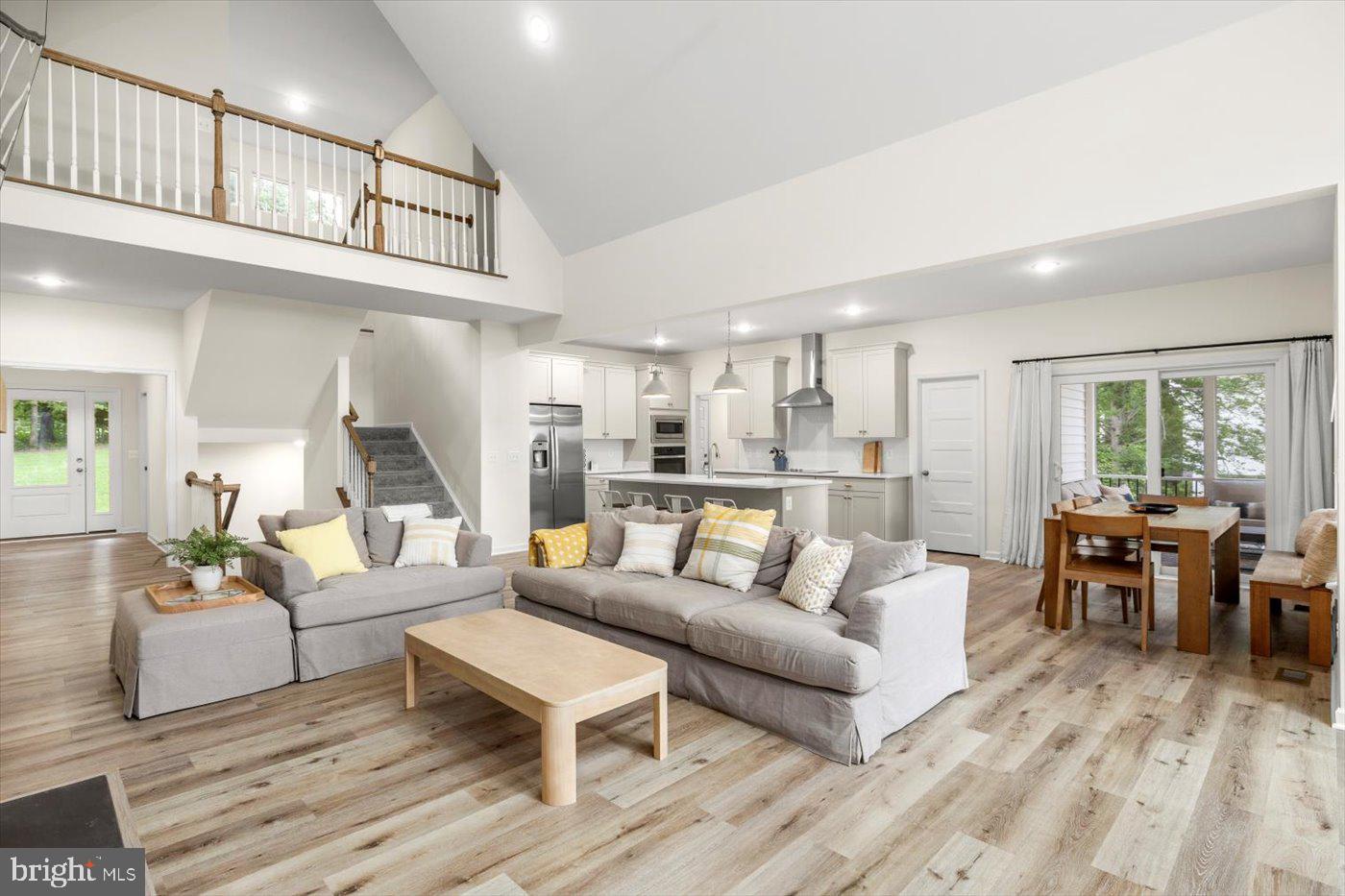 NOAHS LANDING - Residential