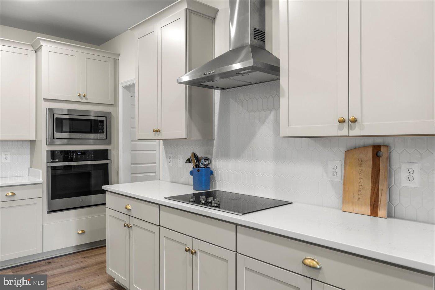 NOAHS LANDING - Residential