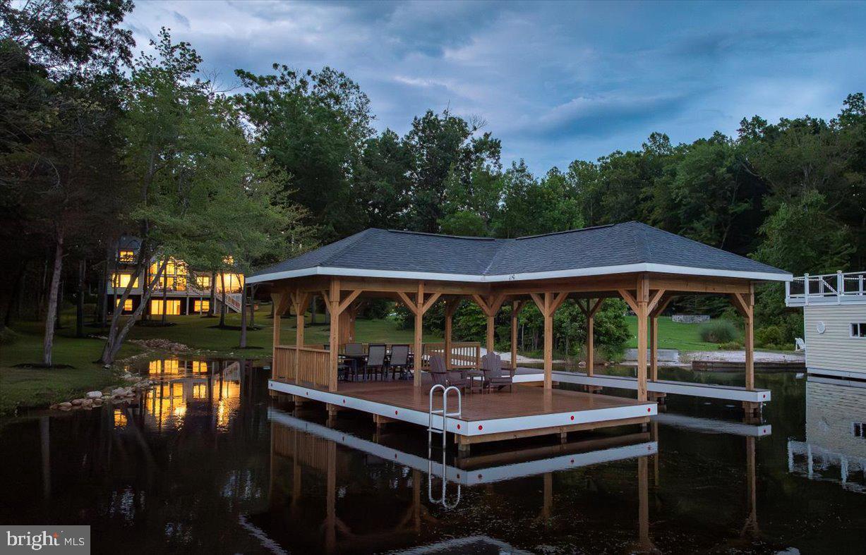 NOAHS LANDING - Residential