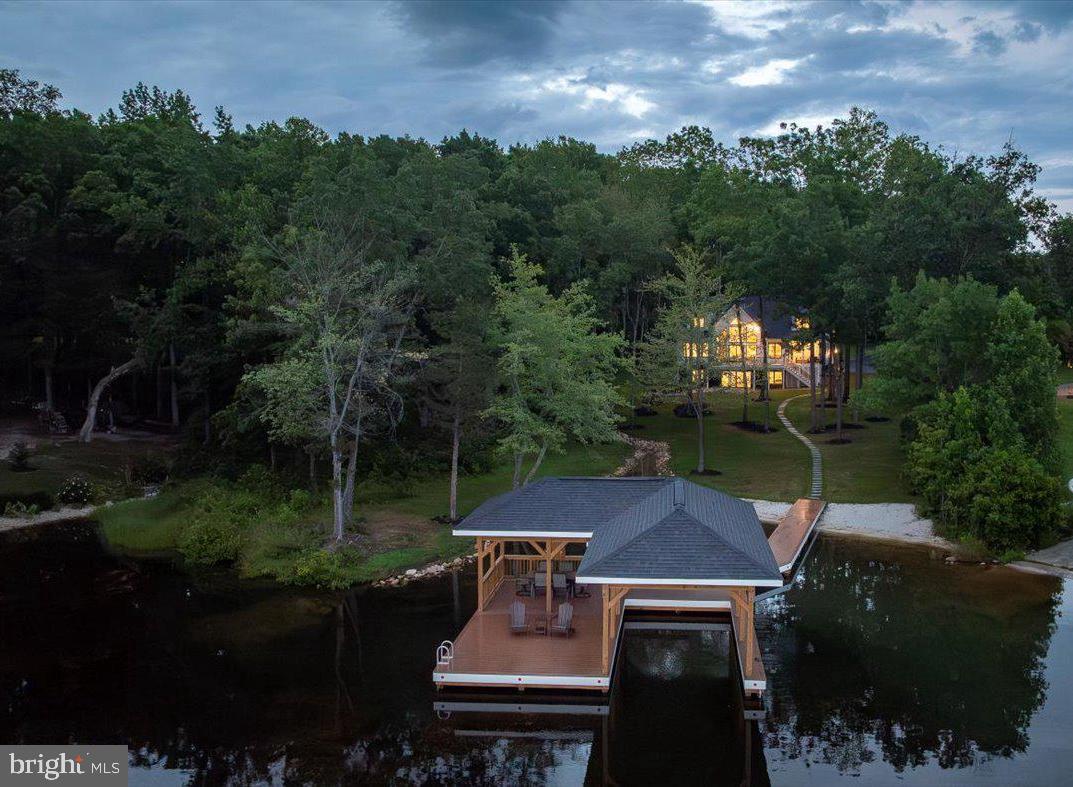 NOAHS LANDING - Residential