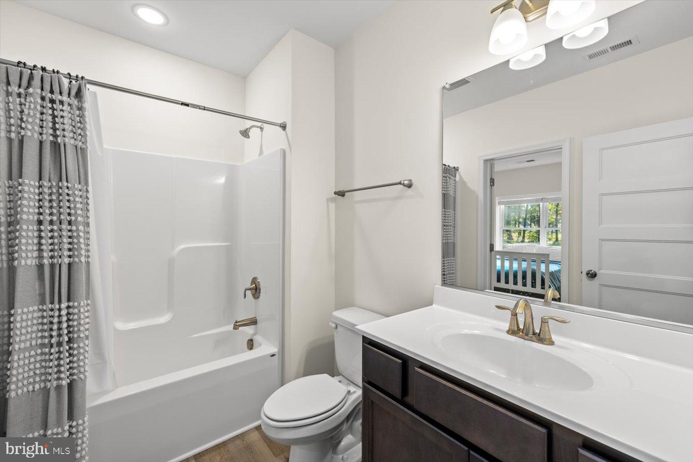 NOAHS LANDING - Residential