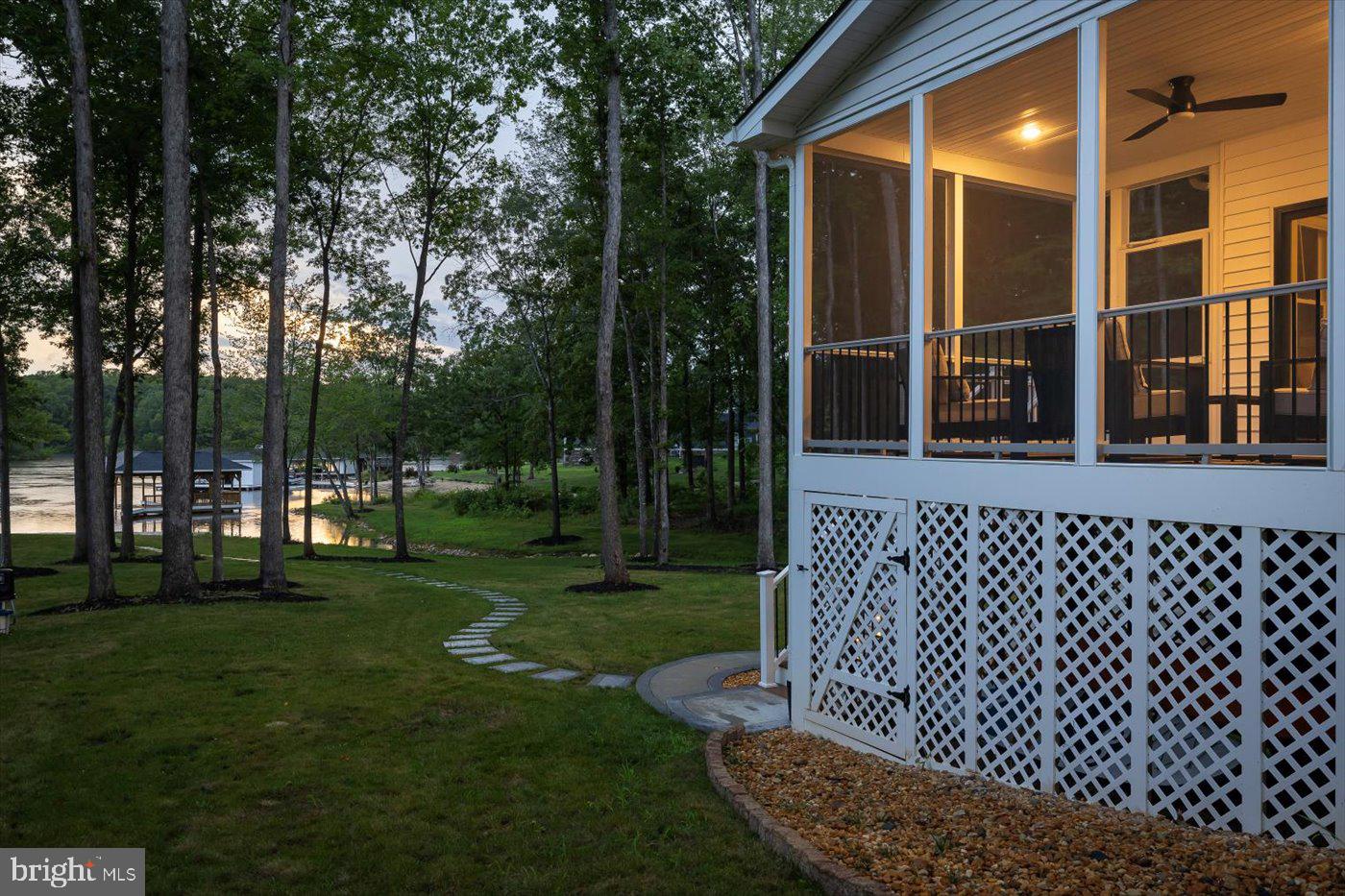 NOAHS LANDING - Residential