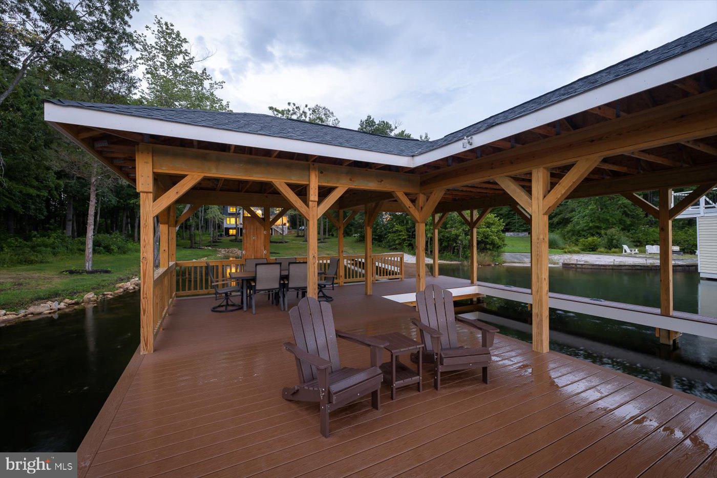 NOAHS LANDING - Residential