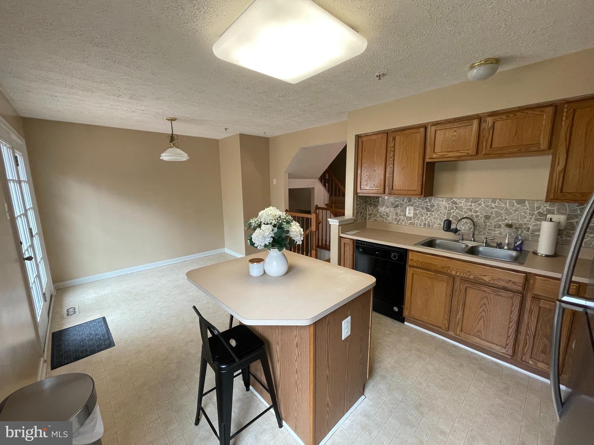 THE MDOWS OF ELK CRE - Residential