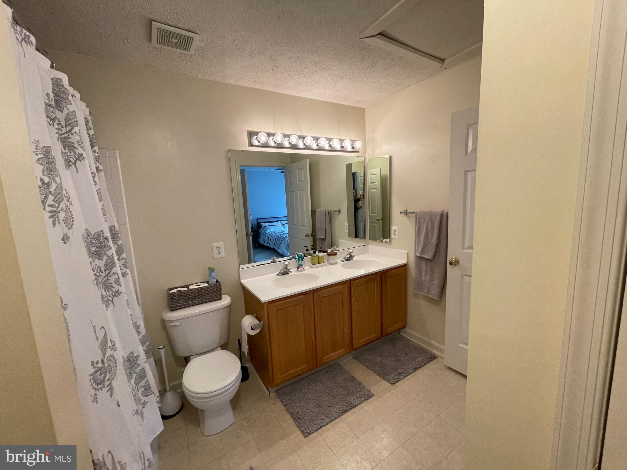 THE MDOWS OF ELK CRE - Residential